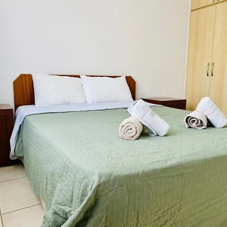 Emerald Sea View Apartament Paphos